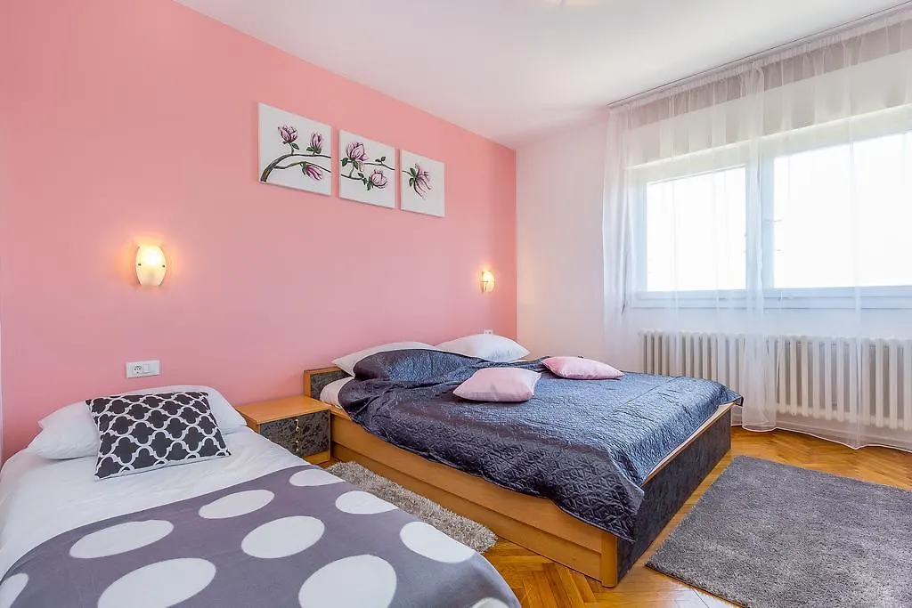 Romance Apartment Pula 0*,  Croatia